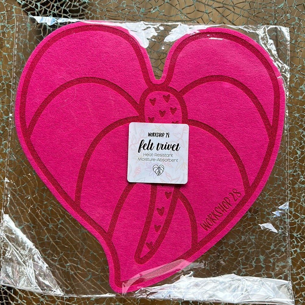 NWT Felt Trivet. Hot Pink Monstera. Heat Resistant and Moisture-Absorbent